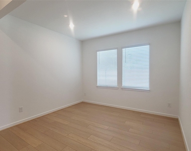 21523 Banpo Bend Drive - Photo Thumbnail 8