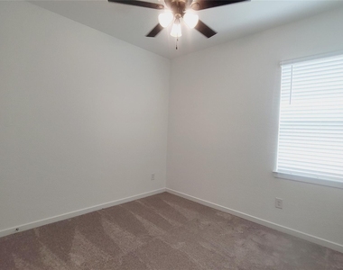 21523 Banpo Bend Drive - Photo Thumbnail 12