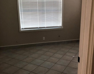 13426 Conklin Lane - Photo Thumbnail 16