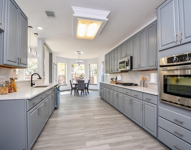 20011 Polly Creek Way - Photo Thumbnail 11