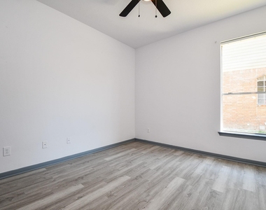20011 Polly Creek Way - Photo Thumbnail 27