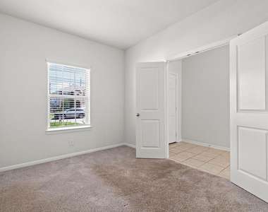 5319 Rivers Edge Drive - Photo Thumbnail 14