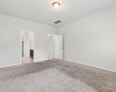 5319 Rivers Edge Drive - Photo Thumbnail 10