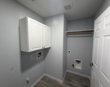 32327 Cross Spring Park Lane - Photo Thumbnail 28