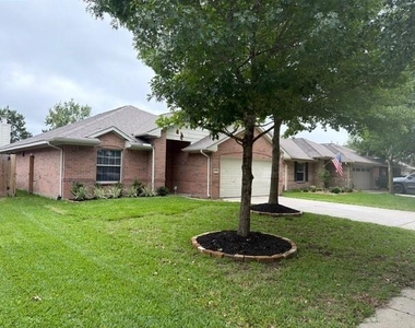 32327 Cross Spring Park Lane - Photo Thumbnail 4