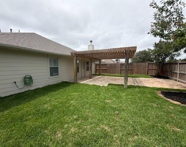 32327 Cross Spring Park Lane - Photo Thumbnail 31