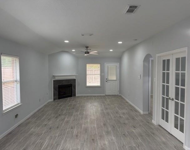 32327 Cross Spring Park Lane - Photo Thumbnail 12