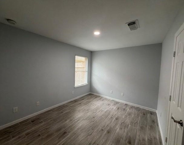 32327 Cross Spring Park Lane - Photo Thumbnail 25