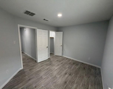 32327 Cross Spring Park Lane - Photo Thumbnail 20