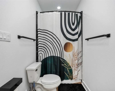 205 Bolden Street - Photo Thumbnail 9