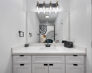 205 Bolden Street - Photo Thumbnail 11