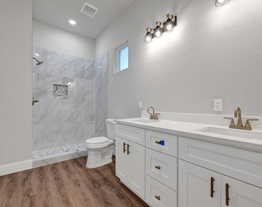 112 S San Jacinto Street - Photo Thumbnail 10