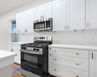 112 S San Jacinto Street - Photo Thumbnail 4