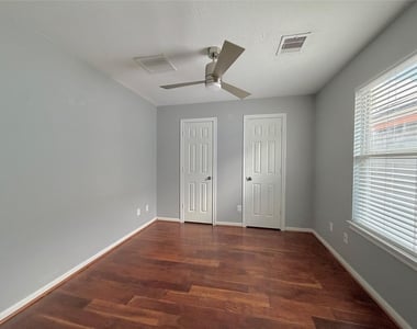 1515 Saulnier Street - Photo Thumbnail 6
