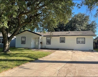 8745 Kimberly Drive - Photo Thumbnail 1