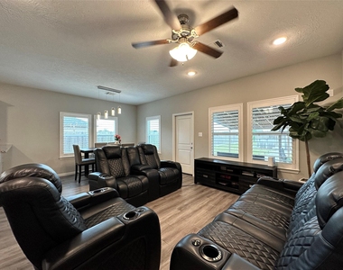727 Road 5105 - Photo Thumbnail 16