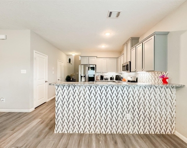 727 Road 5105 - Photo Thumbnail 12