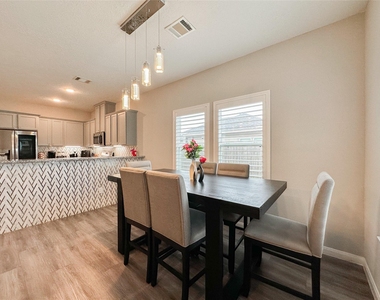 727 Road 5105 - Photo Thumbnail 13