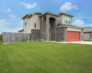 727 Road 5105 - Photo Thumbnail 2