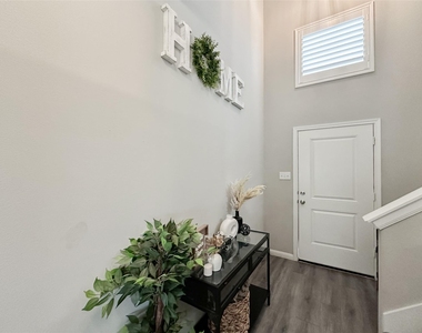 727 Road 5105 - Photo Thumbnail 5