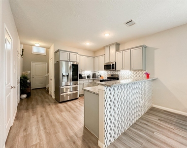 727 Road 5105 - Photo Thumbnail 11