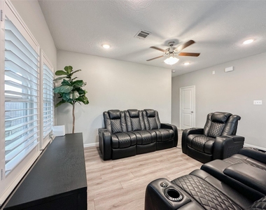 727 Road 5105 - Photo Thumbnail 15