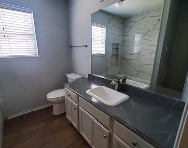 2306 Spring Dusk Lane - Photo Thumbnail 10