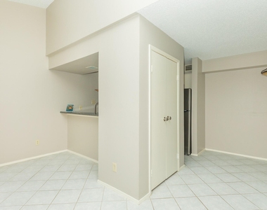 7128 N Holiday Drive - Photo Thumbnail 12