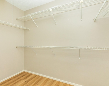 7128 N Holiday Drive - Photo Thumbnail 25