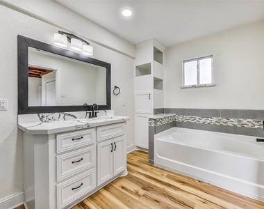 4712 33rd Street - Photo Thumbnail 15
