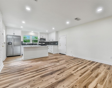 4712 33rd Street - Photo Thumbnail 12
