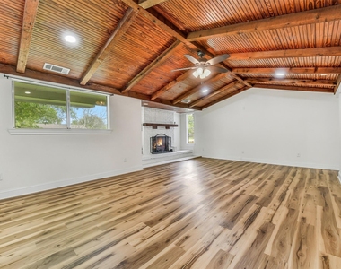 4712 33rd Street - Photo Thumbnail 5