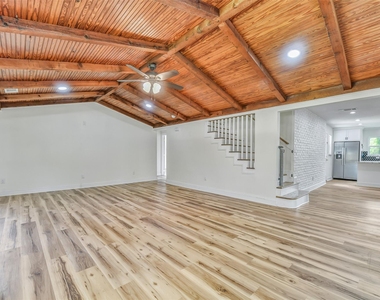 4712 33rd Street - Photo Thumbnail 6