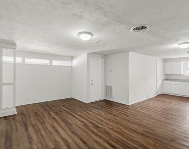 414 Grantham Road - Photo Thumbnail 2