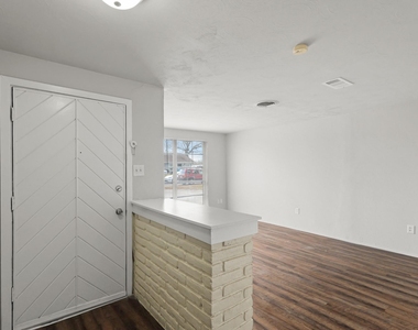 414 Grantham Road - Photo Thumbnail 7