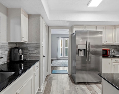 2938 Camelot Lane - Photo Thumbnail 8