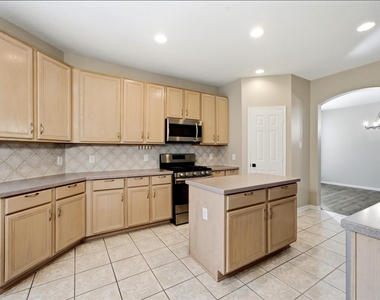 3711 Slocom Drive - Photo Thumbnail 11