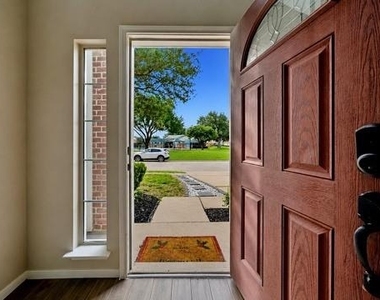 3711 Slocom Drive - Photo Thumbnail 2