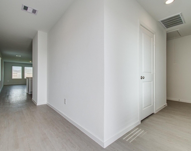 18054 Le Gotte Lane - Photo Thumbnail 3