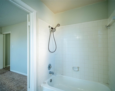 512 Birdsong Drive - Photo Thumbnail 11