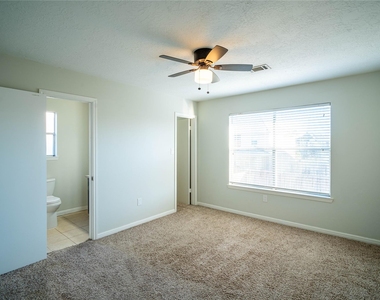 512 Birdsong Drive - Photo Thumbnail 13