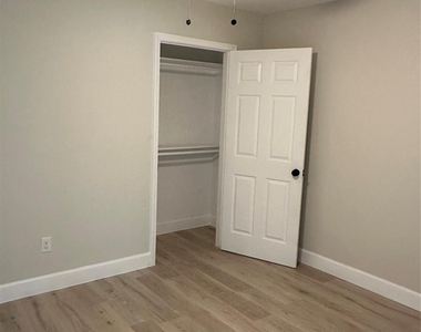 820 Bennington Street - Photo Thumbnail 5