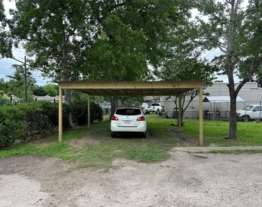 820 Bennington Street - Photo Thumbnail 10