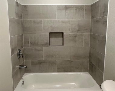 820 Bennington Street - Photo Thumbnail 7
