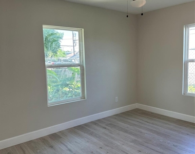 820 Bennington Street - Photo Thumbnail 6