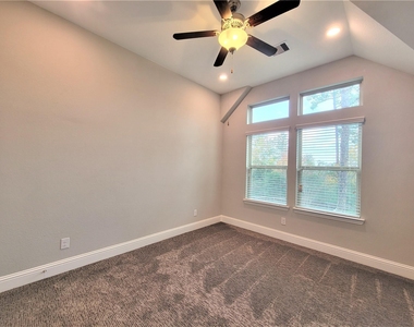 35 Silver Rock Drive - Photo Thumbnail 9