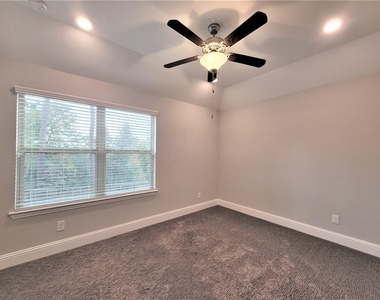35 Silver Rock Drive - Photo Thumbnail 8