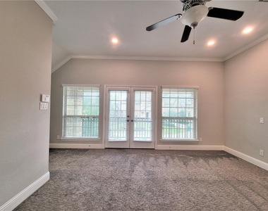 35 Silver Rock Drive - Photo Thumbnail 12