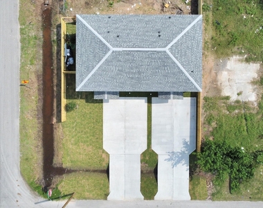 8595 Parkway Dr - Photo Thumbnail 24