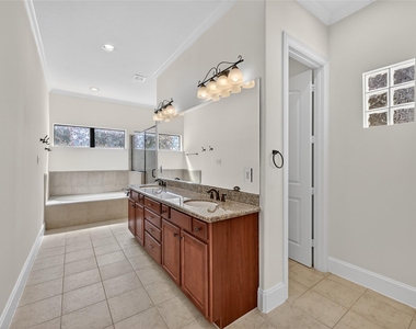 5305 Lillian Street - Photo Thumbnail 7